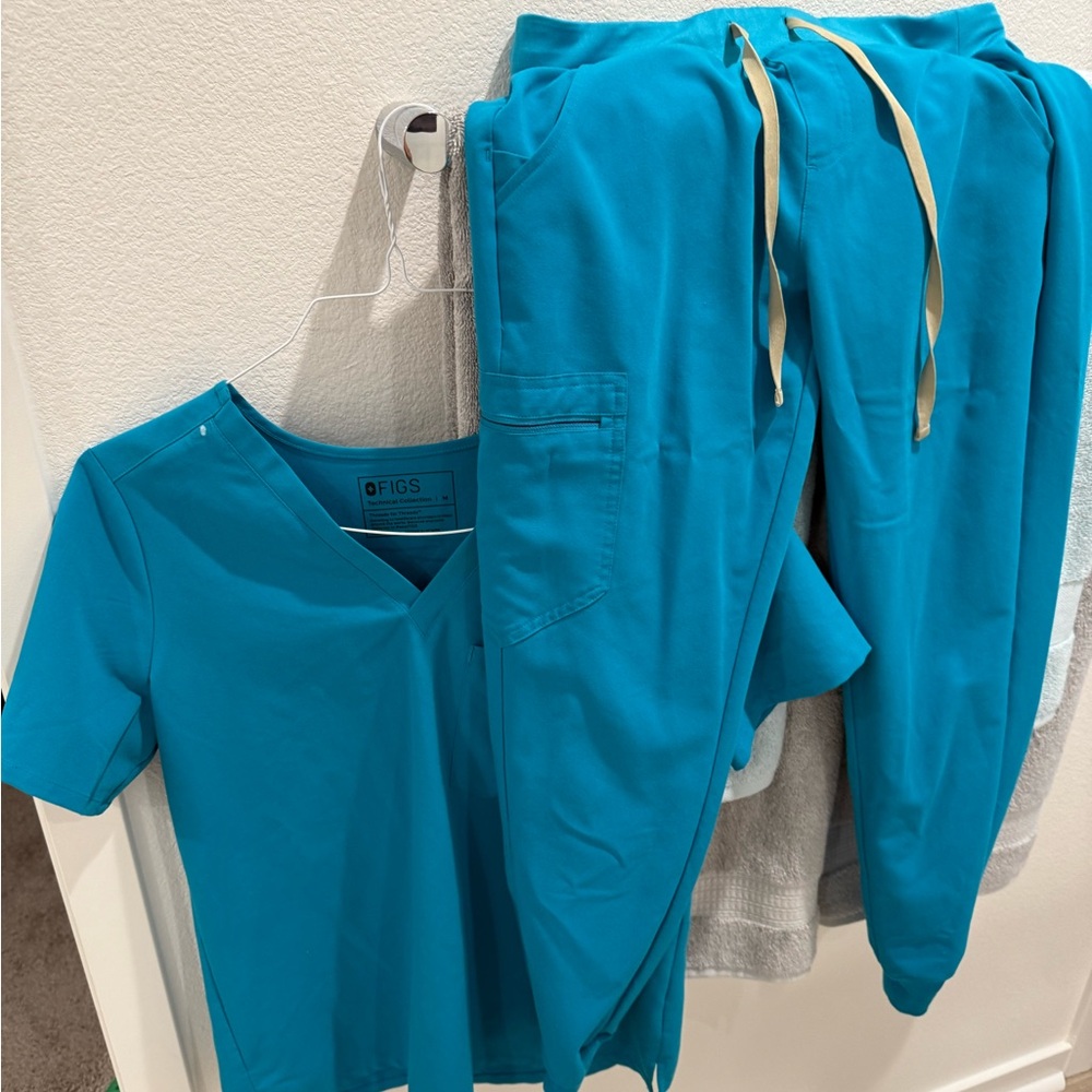 Figs teal scrub set